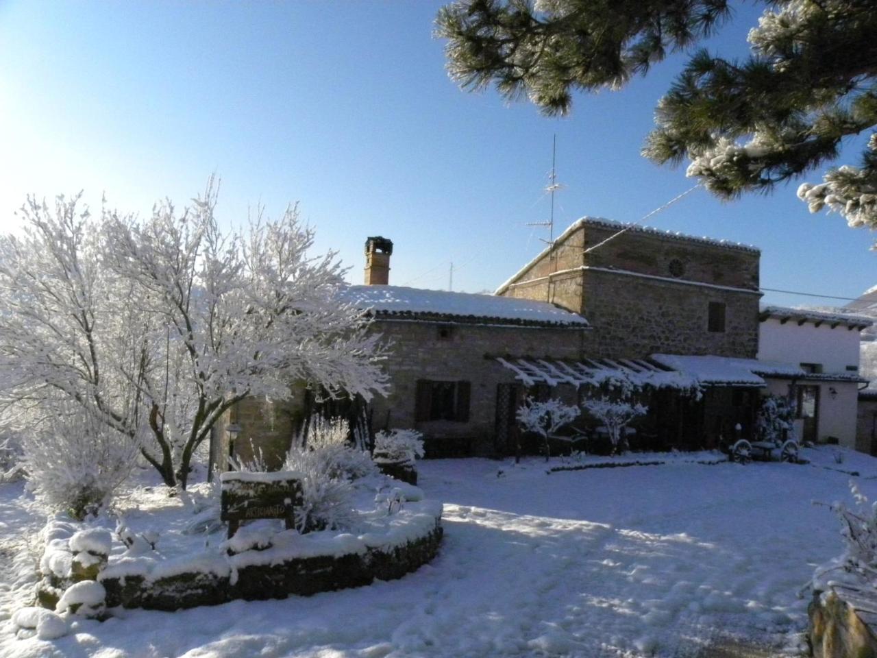 B&B Caselunghe Camerino Exterior photo